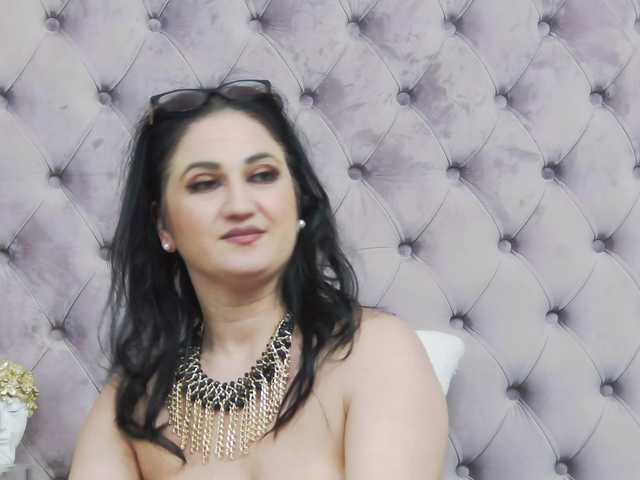 Sex chat gratuit in direct cu CassidyVelvet pe BongaCams