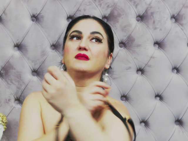 Sex chat gratuit in direct cu CassidyVelvet pe BongaCams