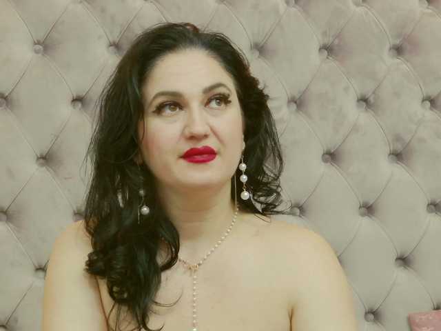 CassidyVelvet's BongaCams show and profile