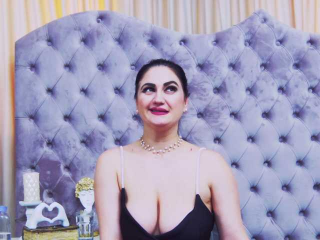 Sex chat gratuit in direct cu CassidyVelvet pe BongaCams