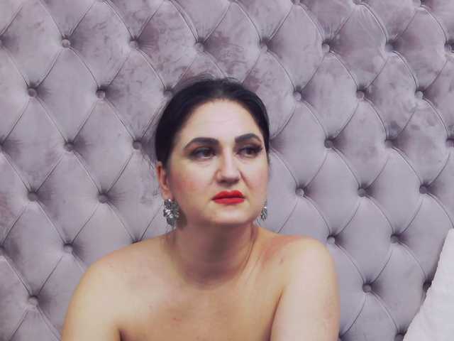 Sex chat gratuit in direct cu CassidyVelvet pe BongaCams