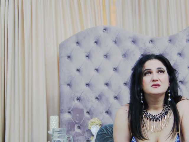 Sex chat gratuit in direct cu CassidyVelvet pe BongaCams