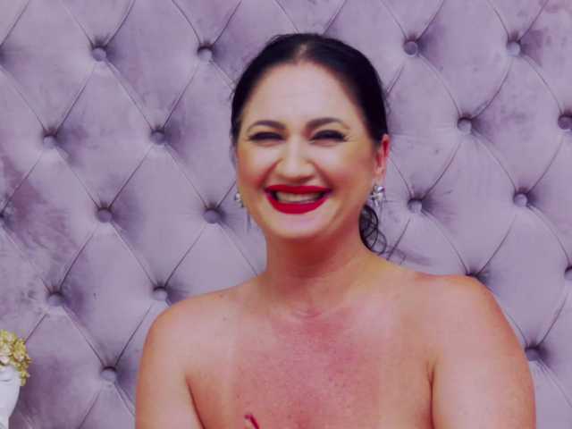 Sex chat gratuit in direct cu CassidyVelvet pe BongaCams