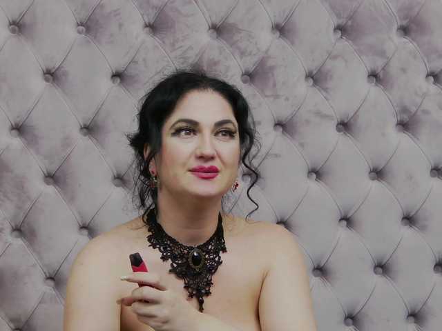 Sex chat gratuit in direct cu CassidyVelvet pe BongaCams