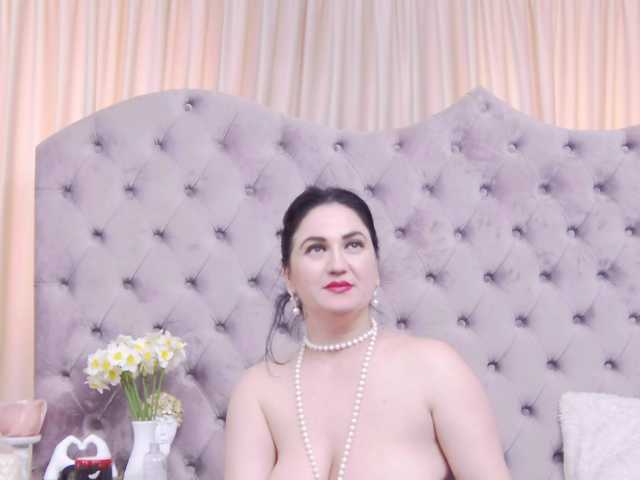 CassidyVelvet's BongaCams show and profile