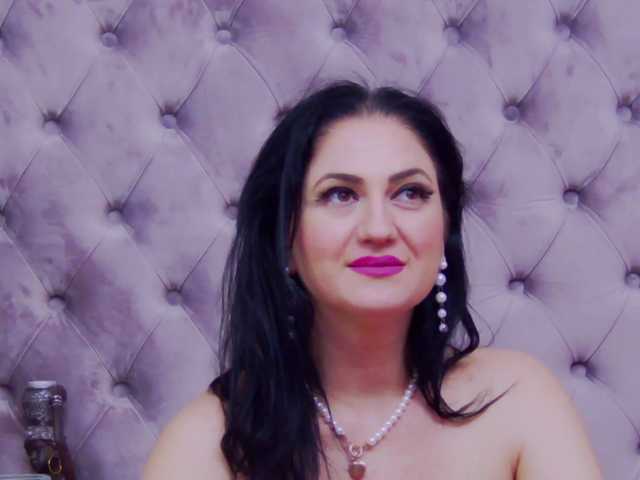 Sex chat gratuit in direct cu CassidyVelvet pe BongaCams