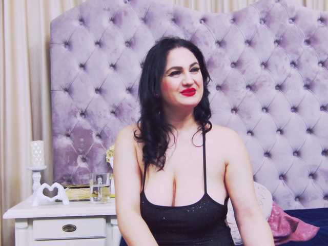 Sex chat gratuit in direct cu CassidyVelvet pe BongaCams