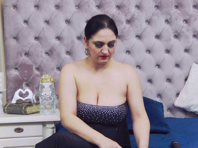 Sex chat gratuit in direct cu CassidyVelvet pe BongaCams