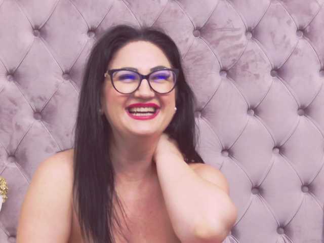 Sex chat gratuit in direct cu CassidyVelvet pe BongaCams