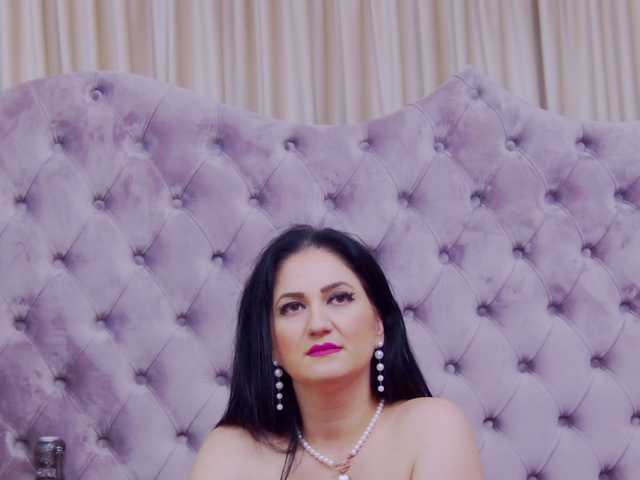 Sex chat gratuit in direct cu CassidyVelvet pe BongaCams