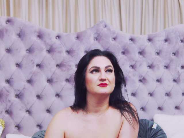 Sex chat gratuit in direct cu CassidyVelvet pe BongaCams