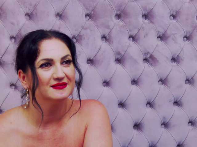 Sex chat gratuit in direct cu CassidyVelvet pe BongaCams