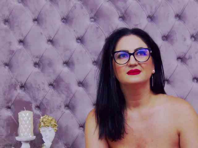 Модель: CassidyVelvet