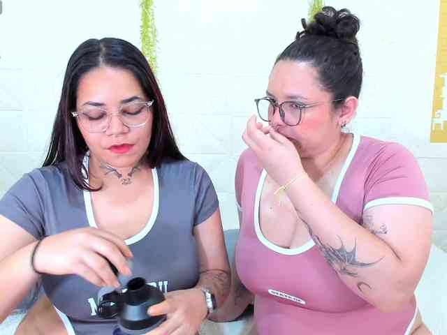 MABELANDDANNY webcam