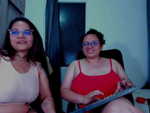 MABELANDDANNY webcam