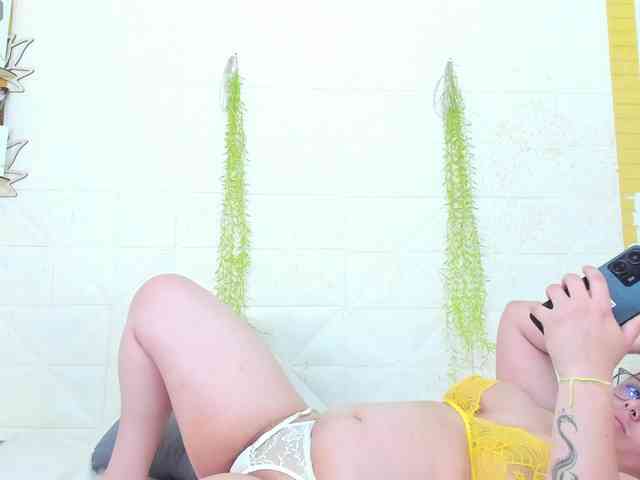 MABELANDDANNY webcam