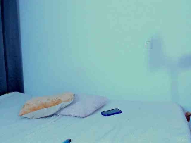 MABELANDDANNY webcam