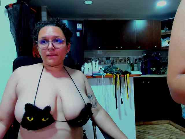 MABELANDDANNY webcam