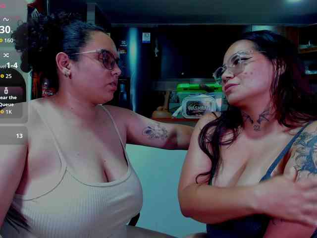 MABELANDDANNY webcam