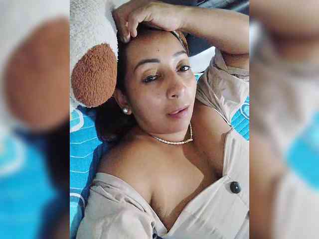 Mia-Pink webcam