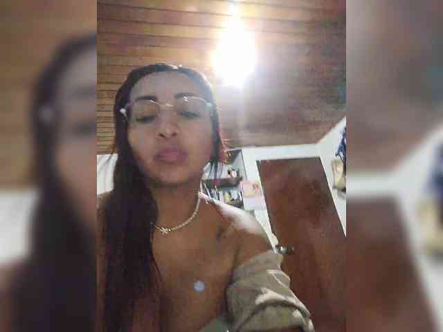 Mia-Pink webcam