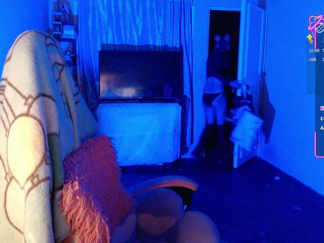 le modèle 7Hana7 est en webcam porno dans un show sur le site bongacams, il possède les tags suivants: Latino/Hispanic,Blonde,Trimmed