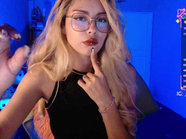 7Hana7's BongaCams show and profile