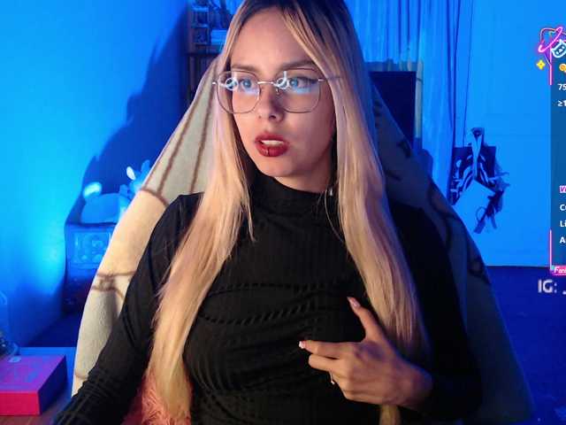 7Hana7's BongaCams show and profile