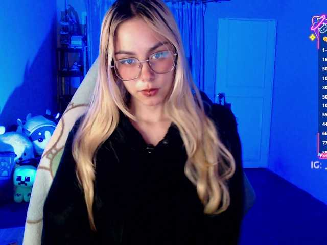 7Hana7's BongaCams show and profile