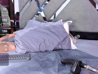 LunaGates Porn Show