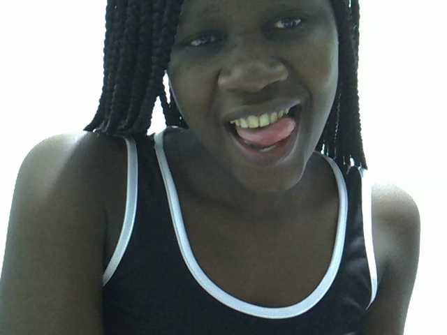 Hotberry's BongaCams show and profile