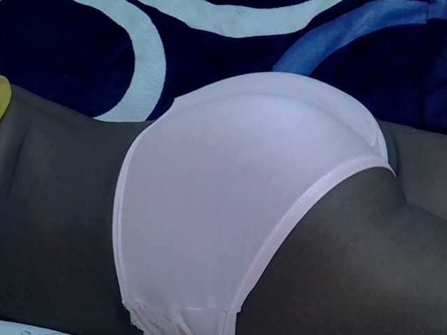 Hotberry's BongaCams show and profile