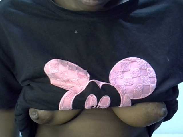 Hotberry's BongaCams show and profile