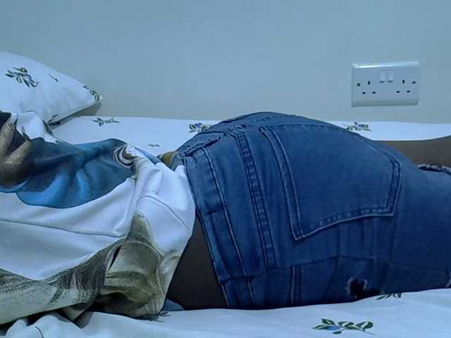 Hotberry's BongaCams show and profile