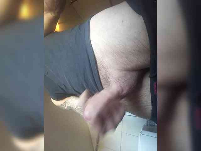 mlody876541 Live Webcam on BongaCams
