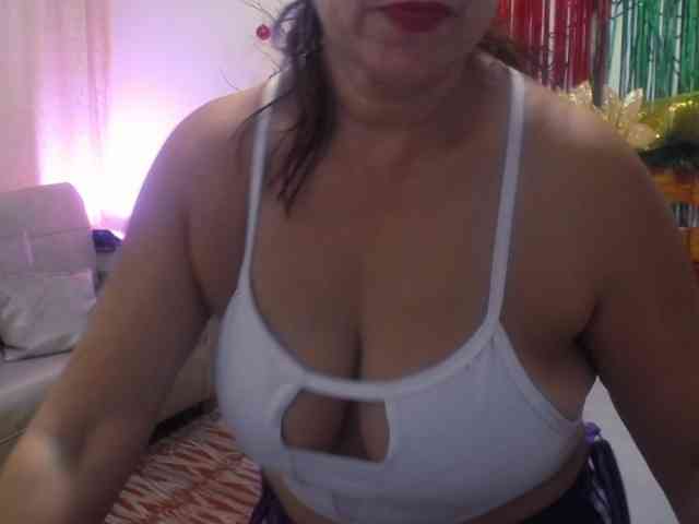 Yeseniaa25 Yeseniaa25