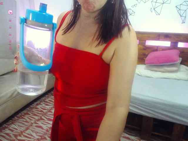 Yeseniaa25 webcam