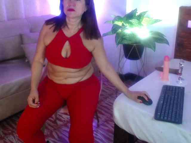 Yeseniaa25 webcam