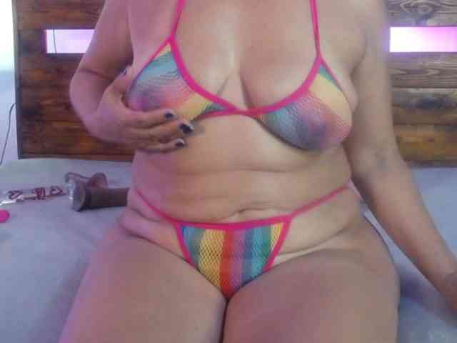 Yeseniaa25 Yeseniaa25