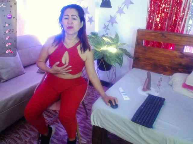 Yeseniaa25 webcam