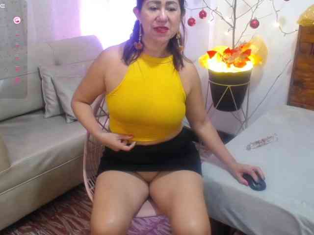 Yeseniaa25 Yeseniaa25