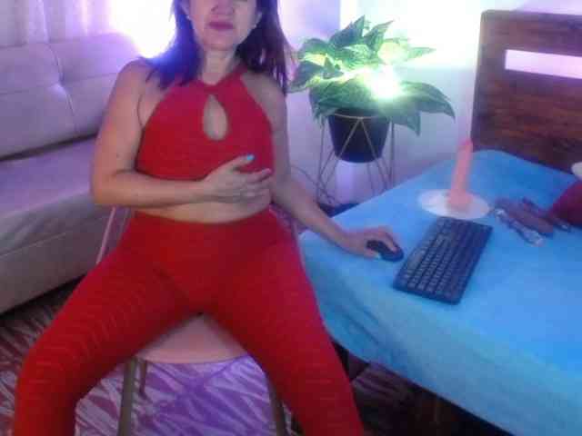 Yeseniaa25 webcam