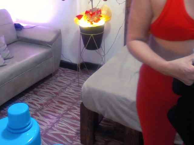 Yeseniaa25 Yeseniaa25