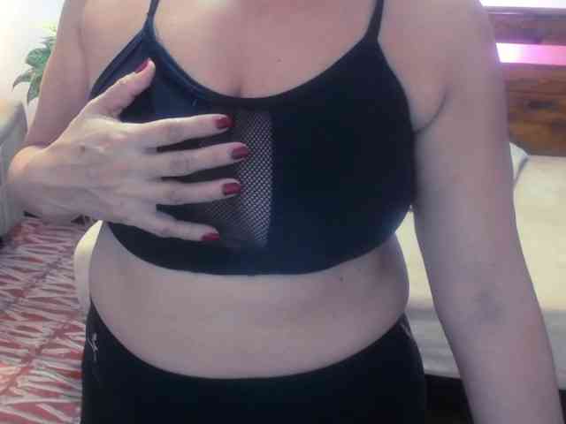 Yeseniaa25 Yeseniaa25