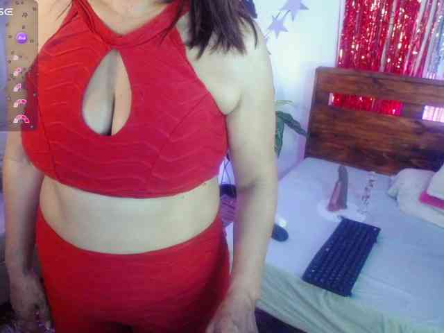 Yeseniaa25 webcam
