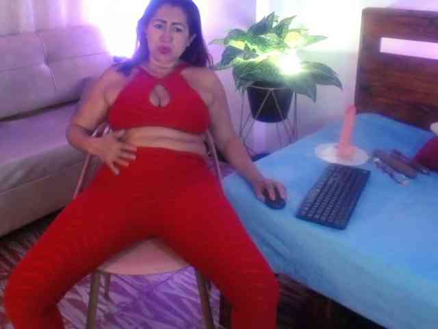 Yeseniaa25 Yeseniaa25