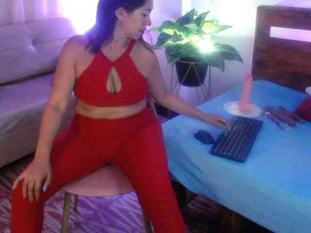 Yeseniaa25 webcam