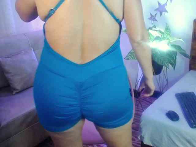 Yeseniaa25