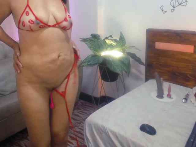 Yeseniaa25 webcam