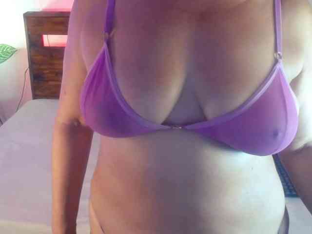Yeseniaa25